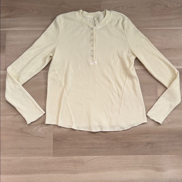 Skims - Long Sleeve Waffle Knit Henley Thermal Top - Picture 4 of 9